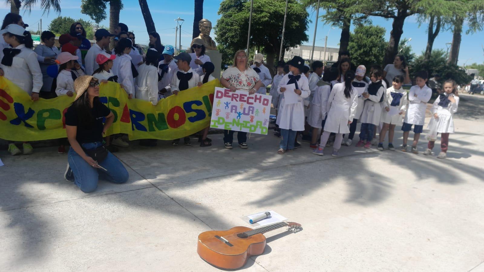 MARCHA POR LOS DERECHOS DE NIÑAS, NIÑOS Y ADOLESCENTES EN JOAQUÍN SUÁREZ.