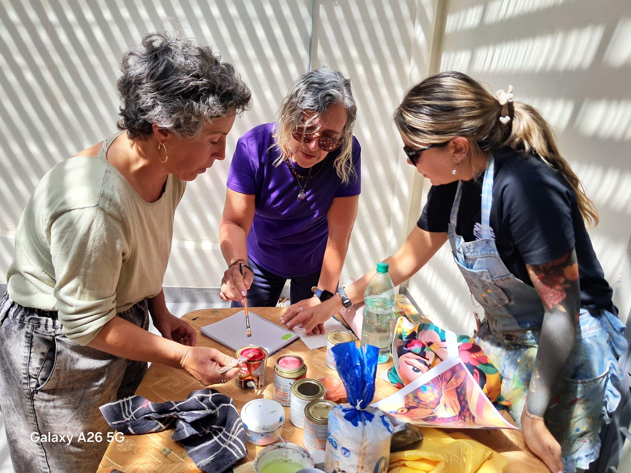 REALIZACIÓN DEL MURAL HOMENAJE A VIOLETA BLANCO.