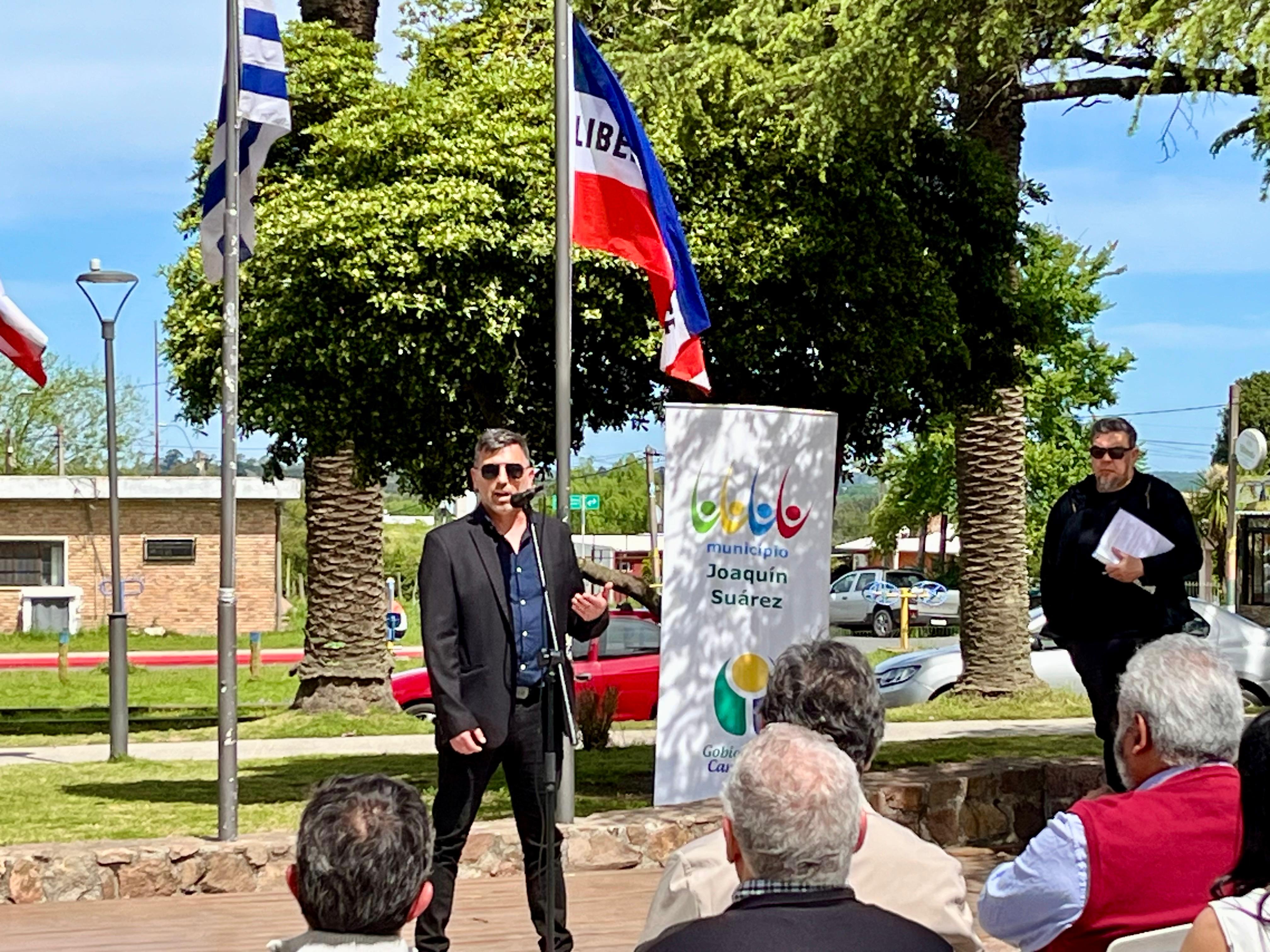 ACTO PROTOCOLAR EN EL ANIVERSARIO N°143 DE JOAQUIN SUAREZ.
