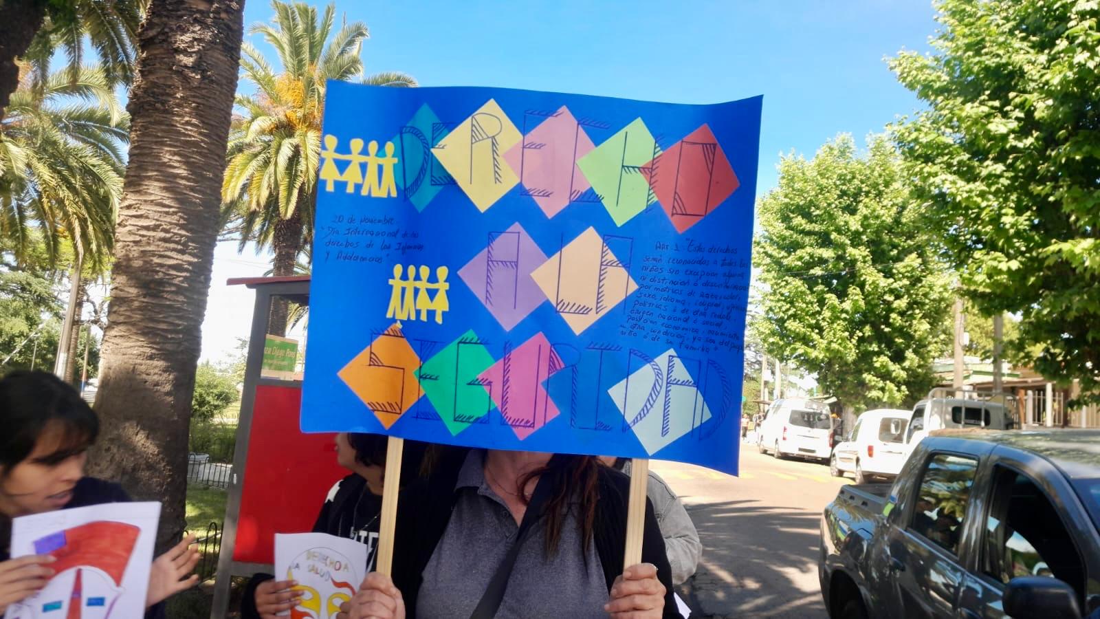 MARCHA POR LOS DERECHOS DE NIÑAS, NIÑOS Y ADOLESCENTES EN JOAQUÍN SUÁREZ.