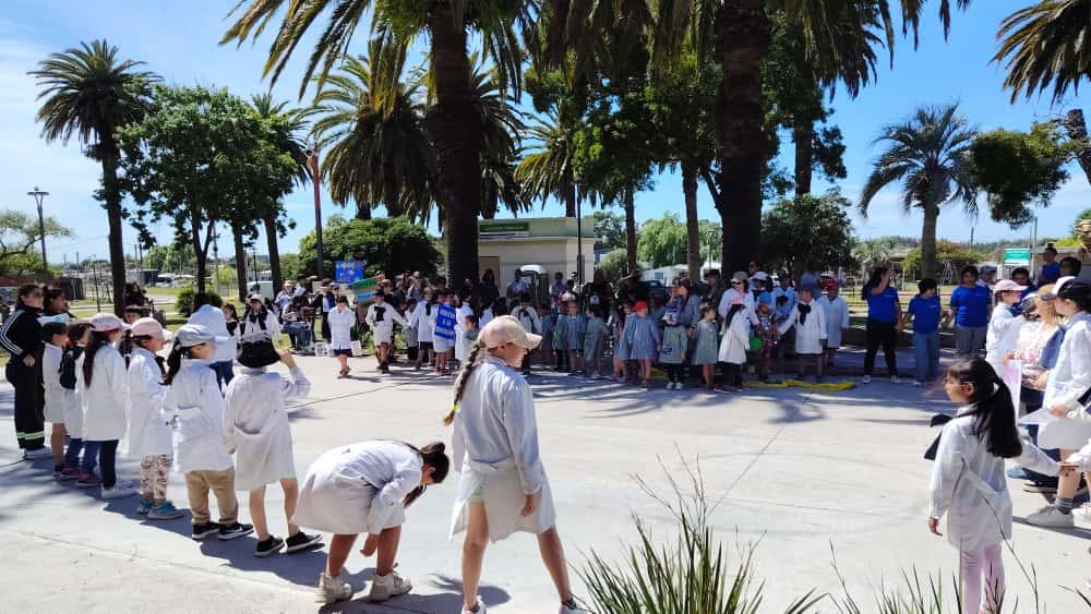 MARCHA POR LOS DERECHOS DE NIÑAS, NIÑOS Y ADOLESCENTES EN JOAQUÍN SUÁREZ.