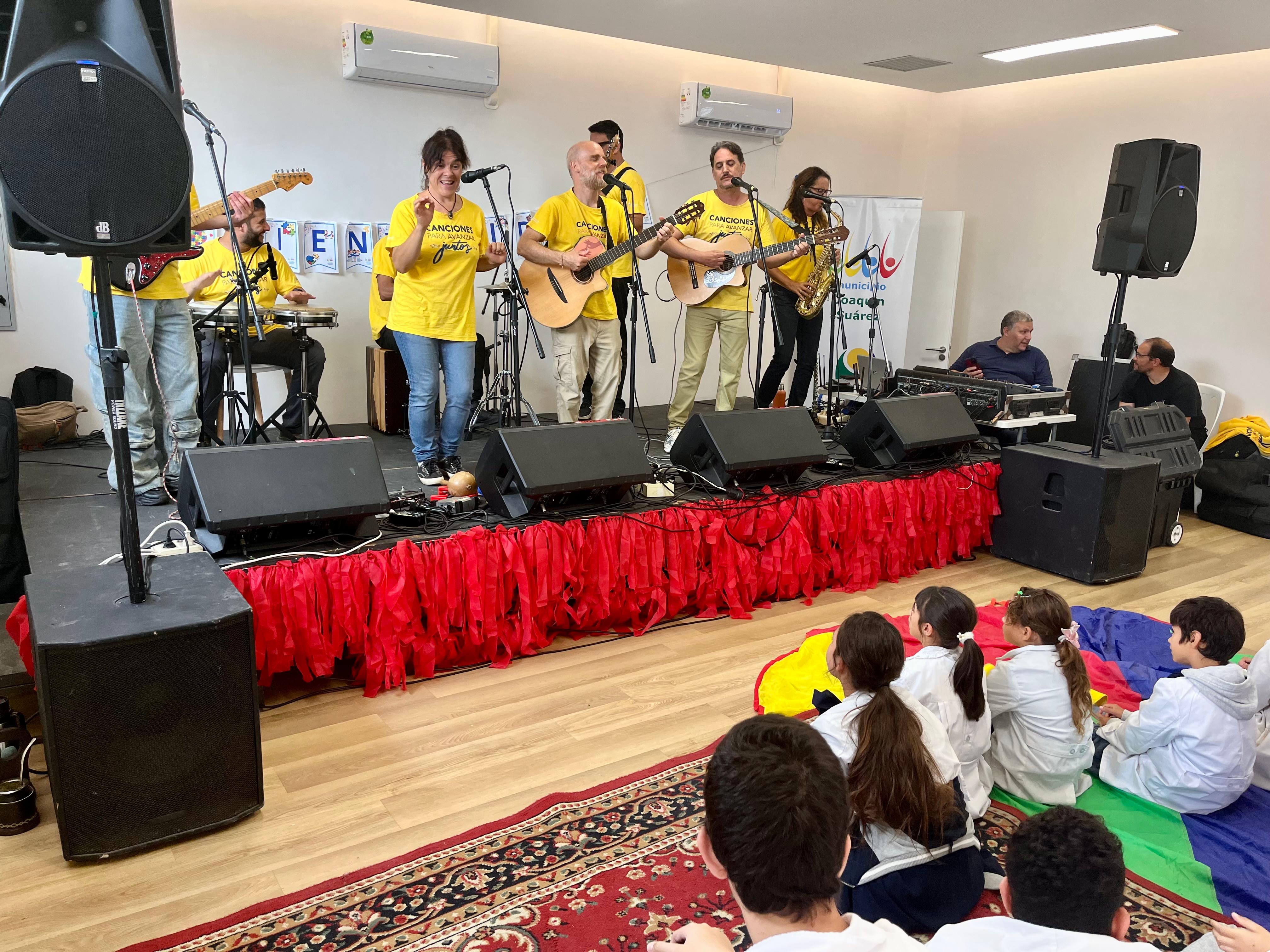 Actividades en el Centro Cultural de Suárez, en el marco del mes de concientización sobre el autismo.