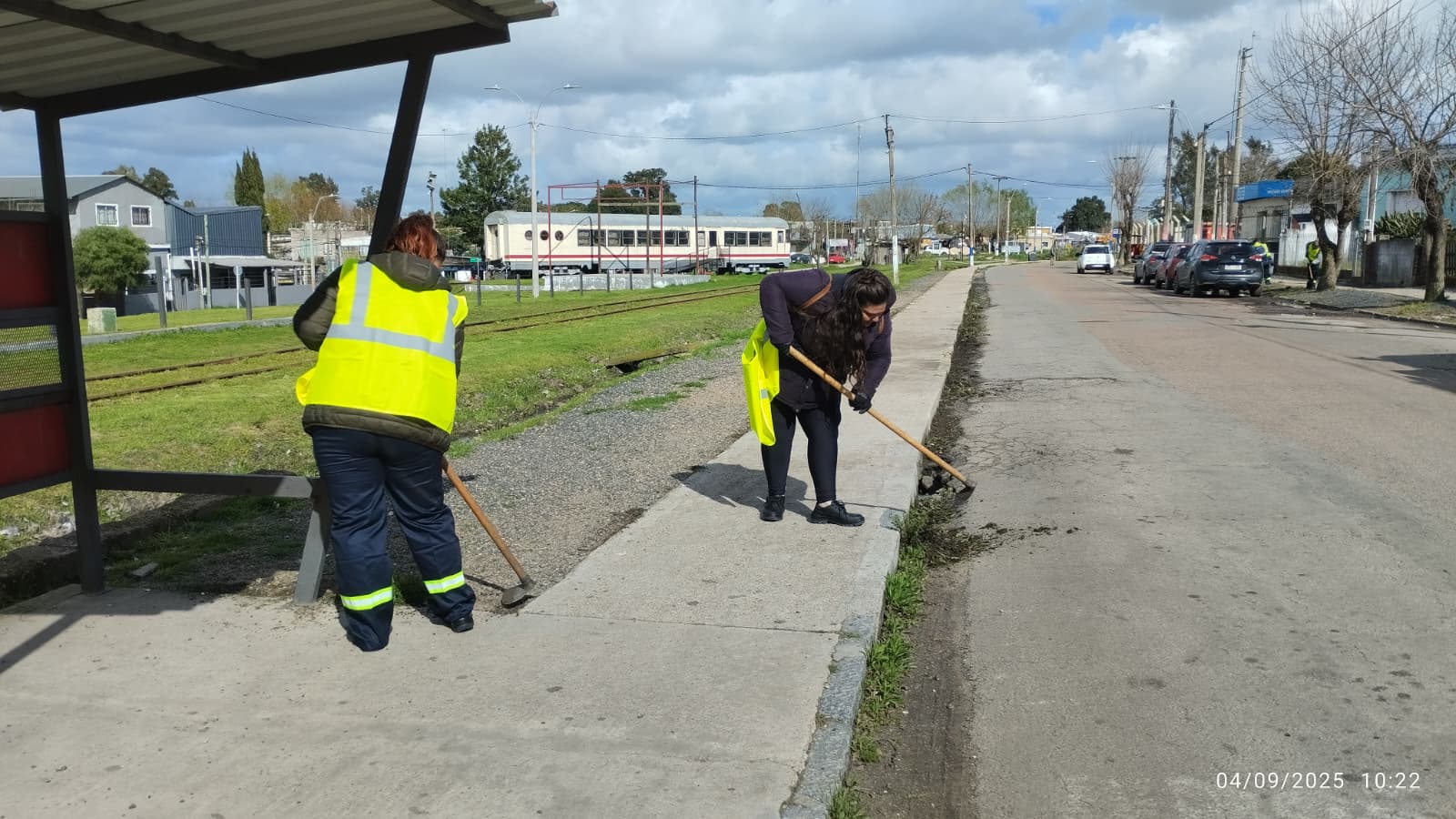 Beneficiarios del Programa “Uruguay Impulsa” en acción en nuestro Municipio.