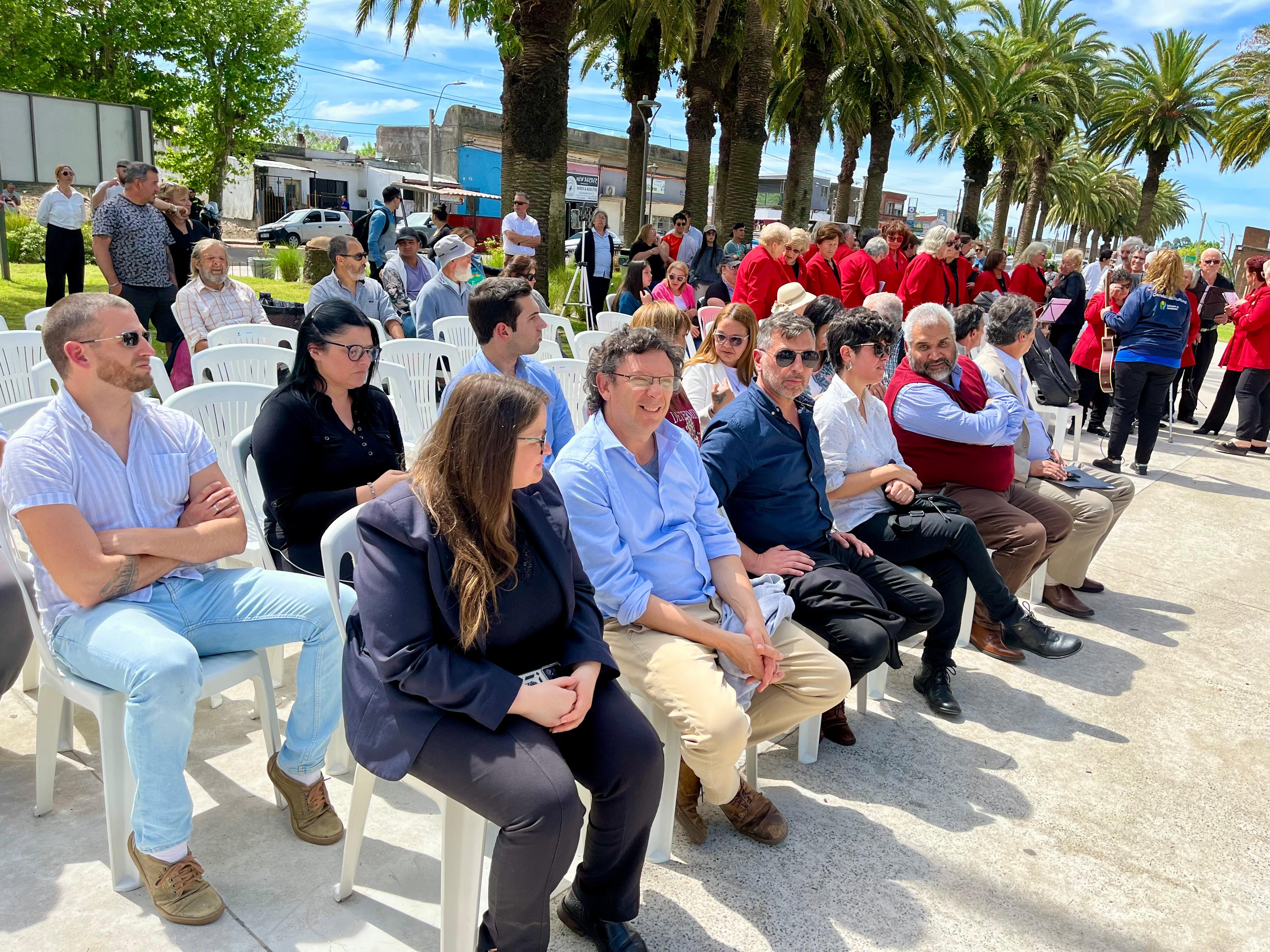 ACTO PROTOCOLAR EN EL ANIVERSARIO N°143 DE JOAQUIN SUAREZ.