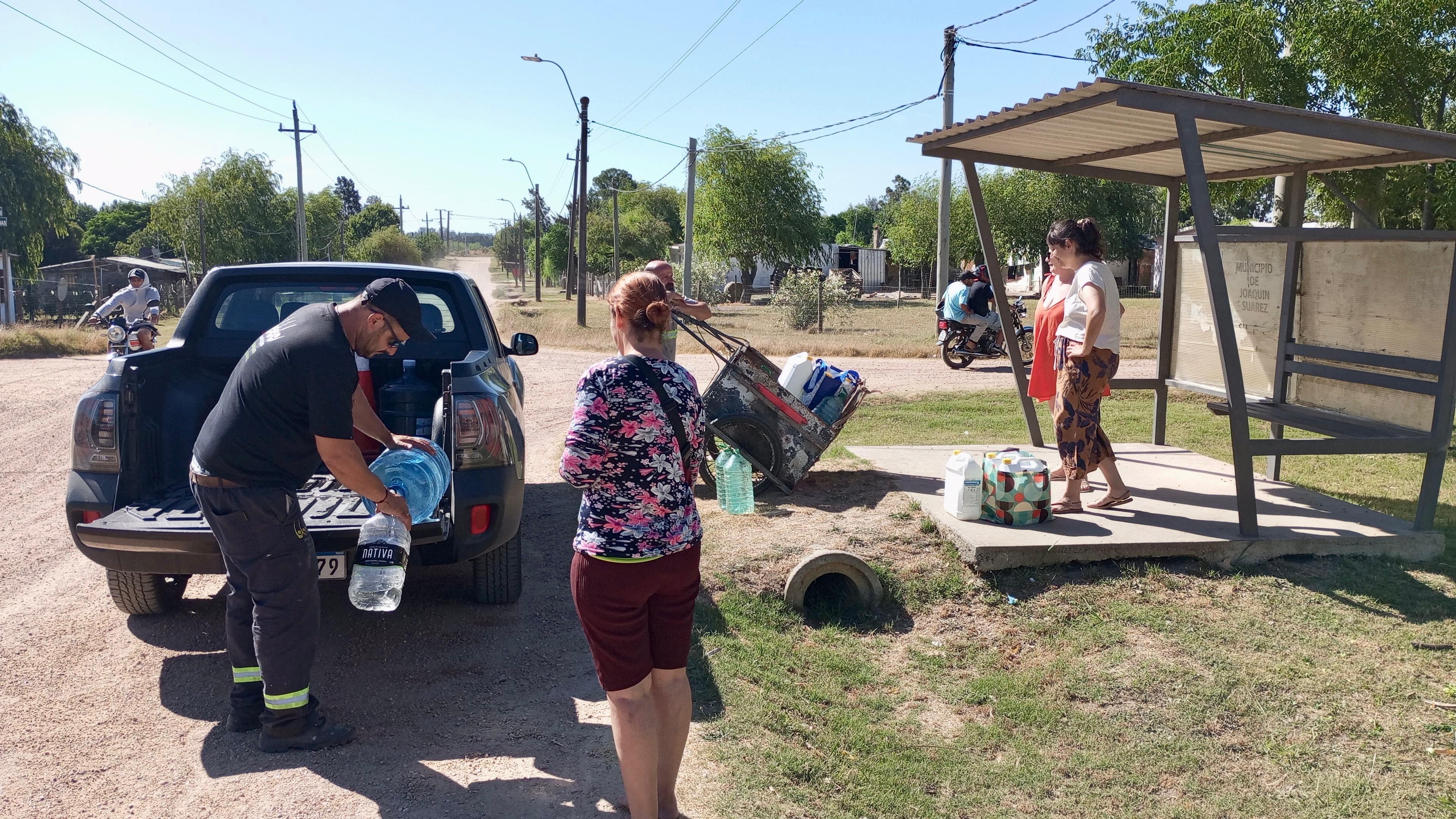 ASISTENCIA DE AGUA A VECINOS AFECTADOS POR OBRAS DE OSE.