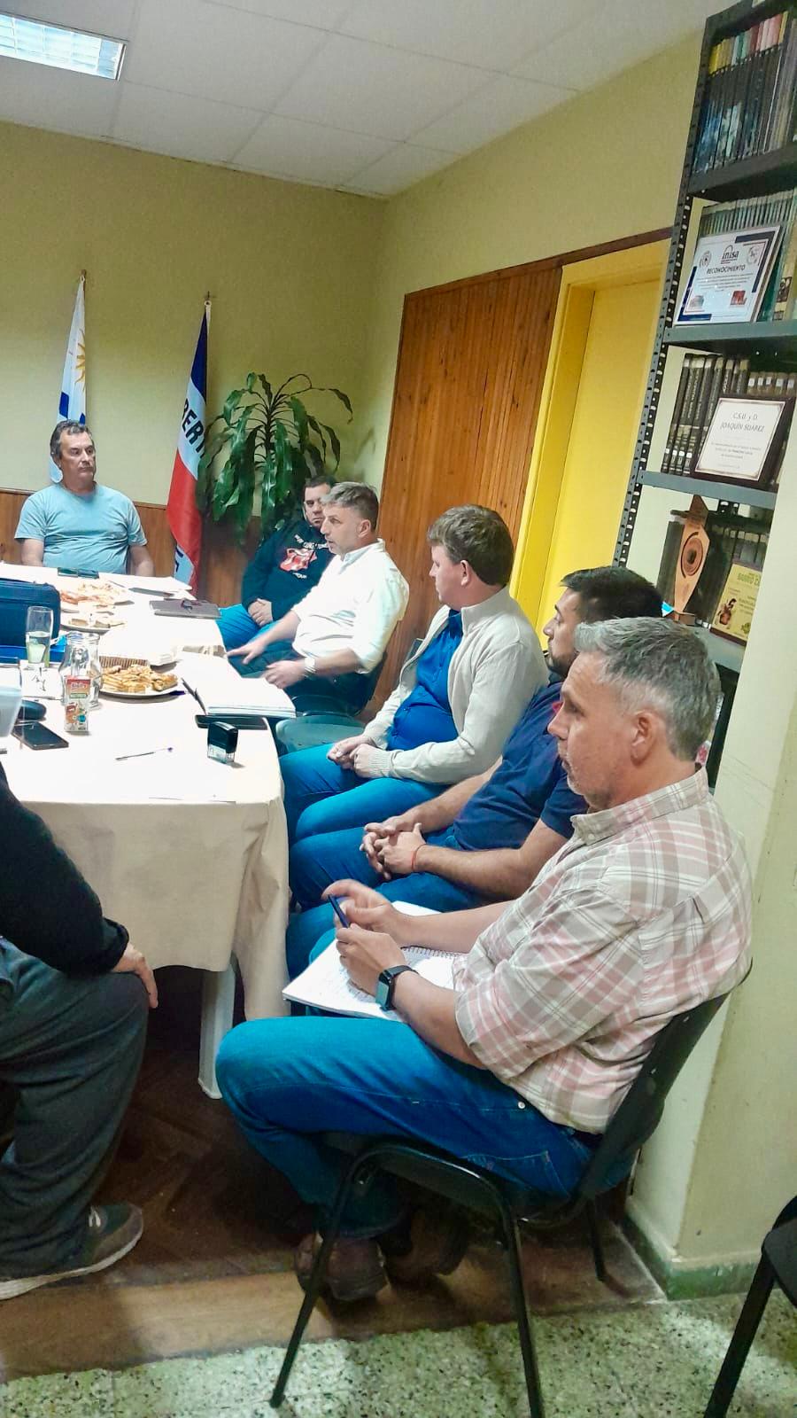 VISITA DE LA DIRECCIÓN DE DESCENTRALIZACIÓN Y PARTICIPACIÓN AL CONCEJO MUNICIPAL DE SUÁREZ.