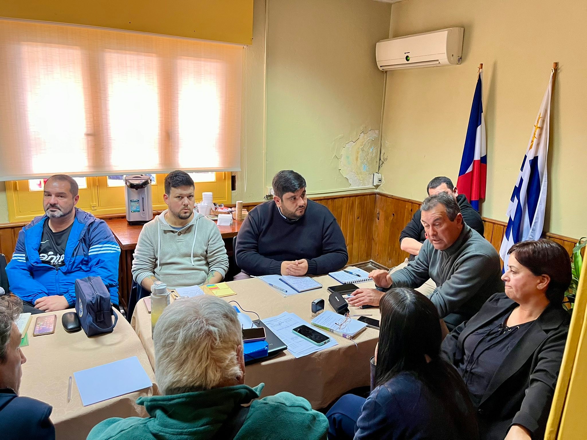 REUNIÓN CON VECINOS TRANSMITIENDO LA INFORMACIÓN OFICIAL RECIBIDA SOBRE LA POSIBLE INSTALACIÓN DE LA FABRICA DESPRO. S.A