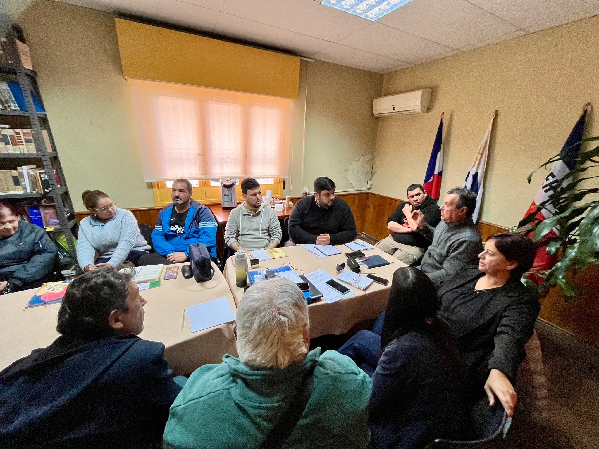 REUNIÓN CON VECINOS TRANSMITIENDO LA INFORMACIÓN OFICIAL RECIBIDA SOBRE LA POSIBLE INSTALACIÓN DE LA FABRICA DESPRO. S.A