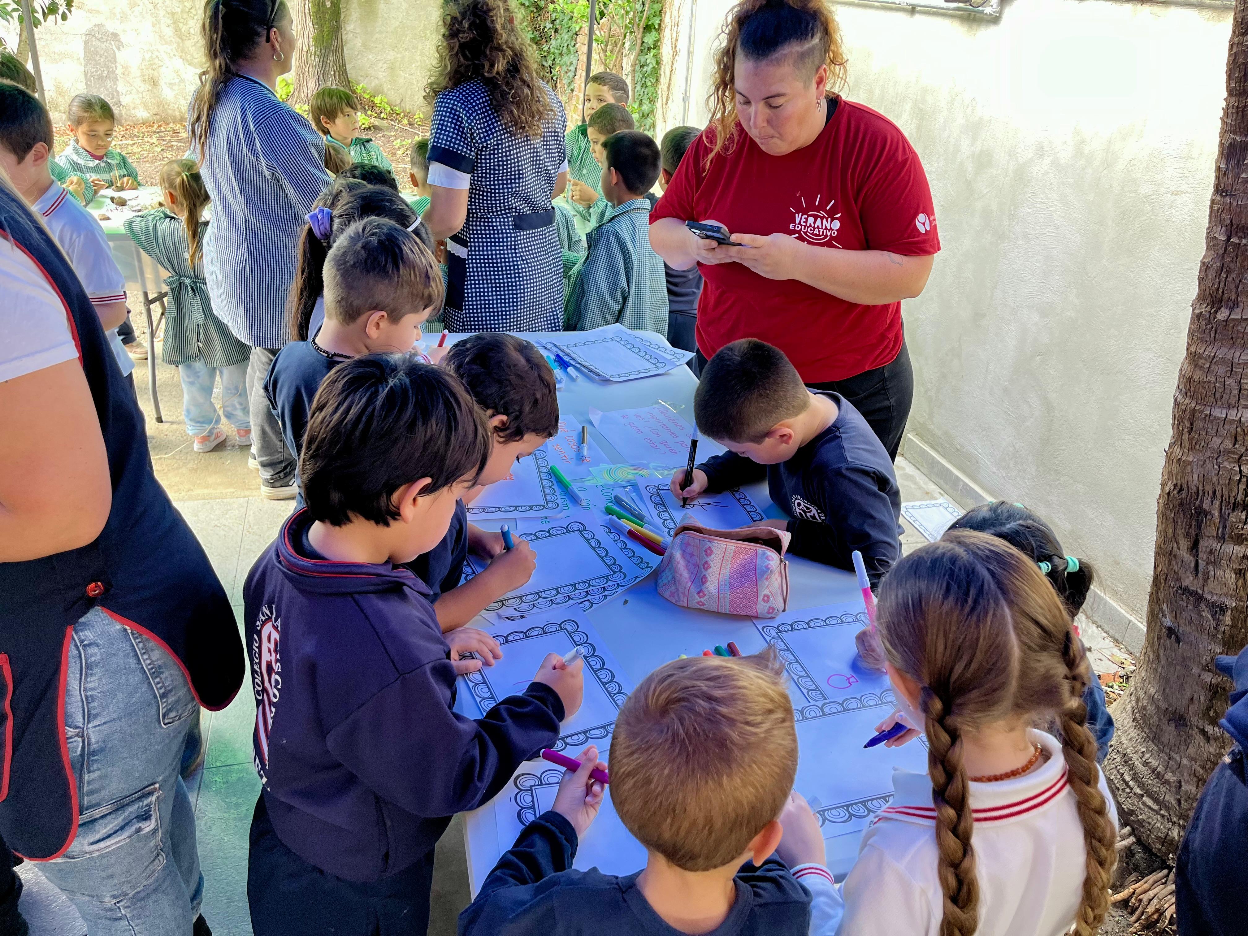 Actividades en el Centro Cultural de Suárez, en el marco del mes de concientización sobre el autismo.