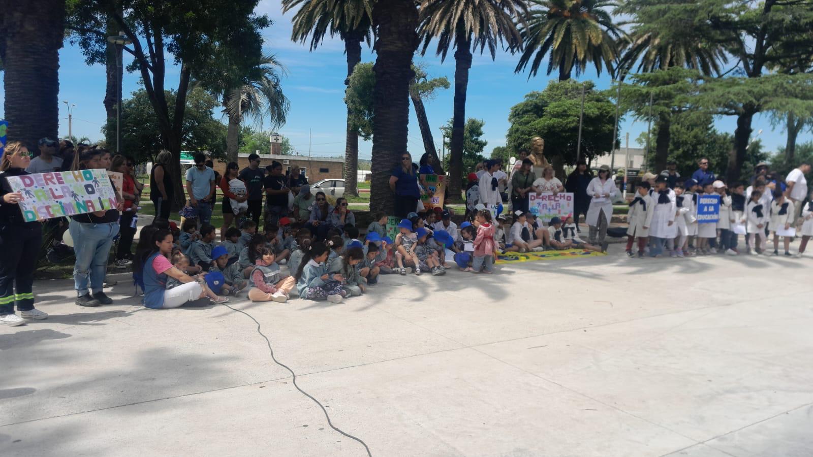 MARCHA POR LOS DERECHOS DE NIÑAS, NIÑOS Y ADOLESCENTES EN JOAQUÍN SUÁREZ.