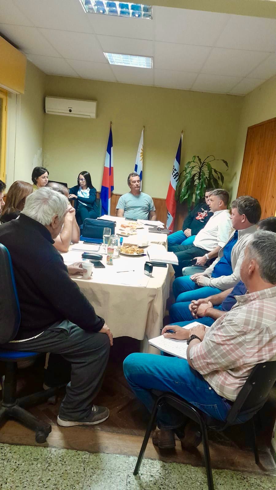 VISITA DE LA DIRECCIÓN DE DESCENTRALIZACIÓN Y PARTICIPACIÓN AL CONCEJO MUNICIPAL DE SUÁREZ.