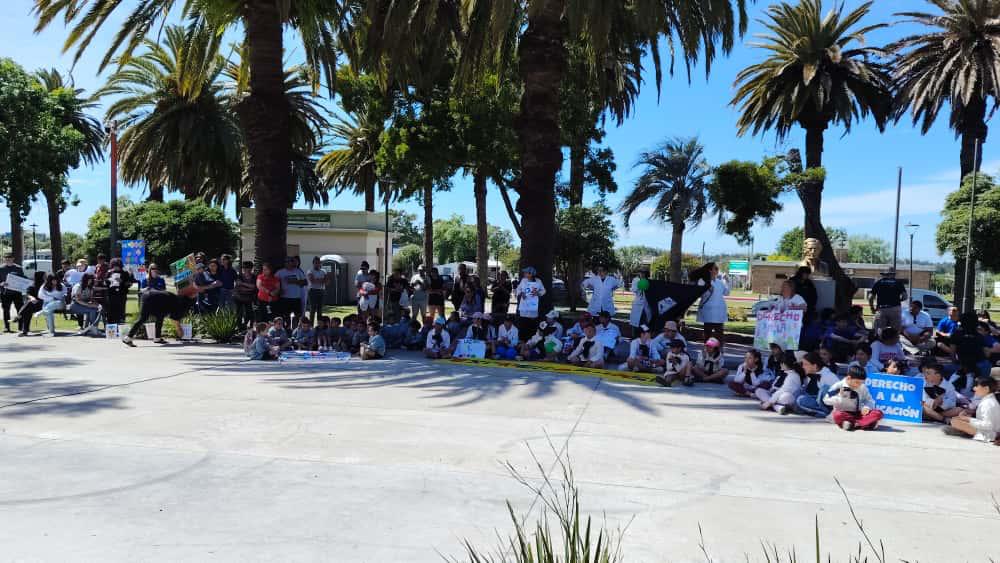 MARCHA POR LOS DERECHOS DE NIÑAS, NIÑOS Y ADOLESCENTES EN JOAQUÍN SUÁREZ.
