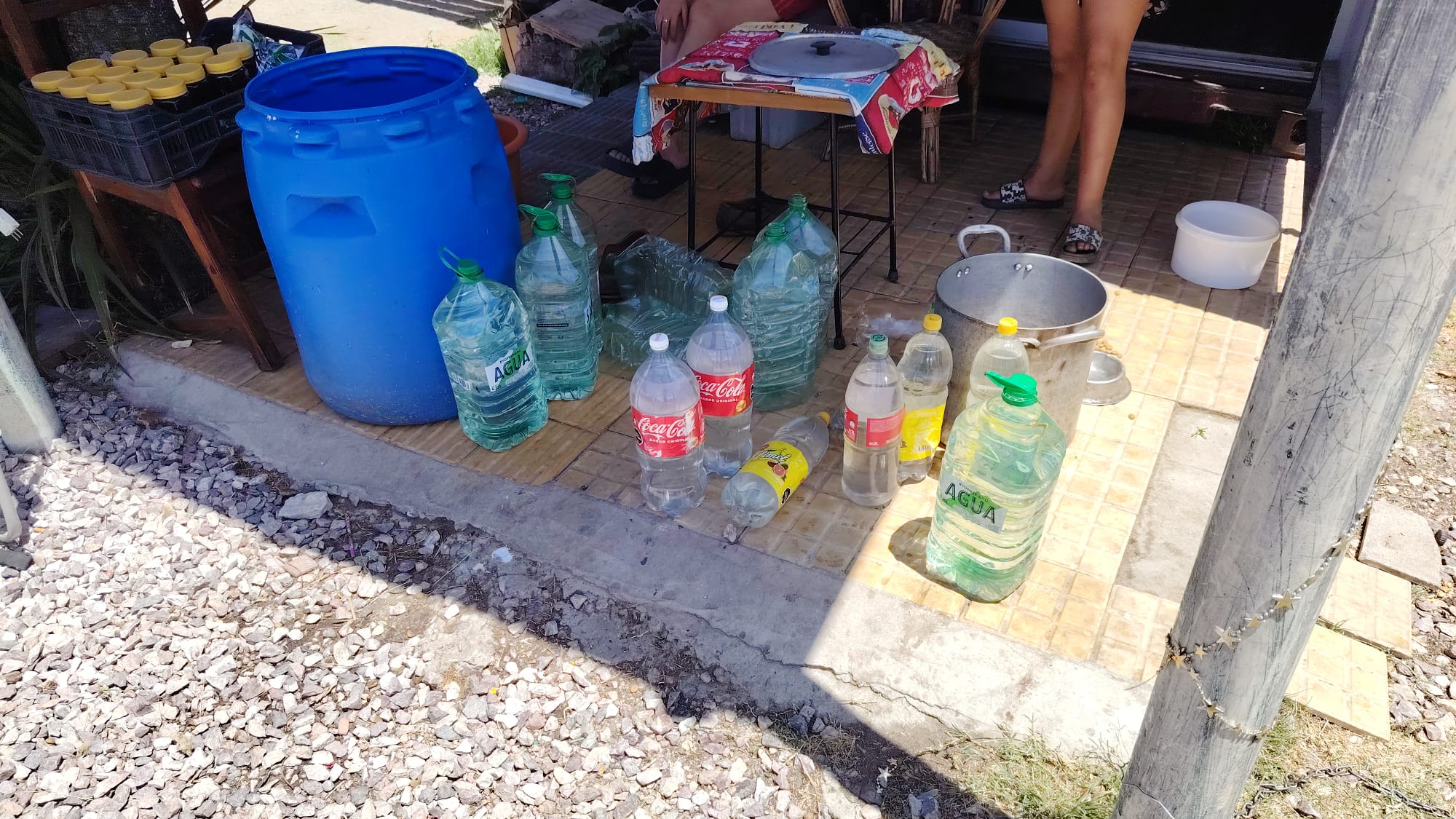 ASISTENCIA DE AGUA A VECINOS AFECTADOS POR OBRAS DE OSE.