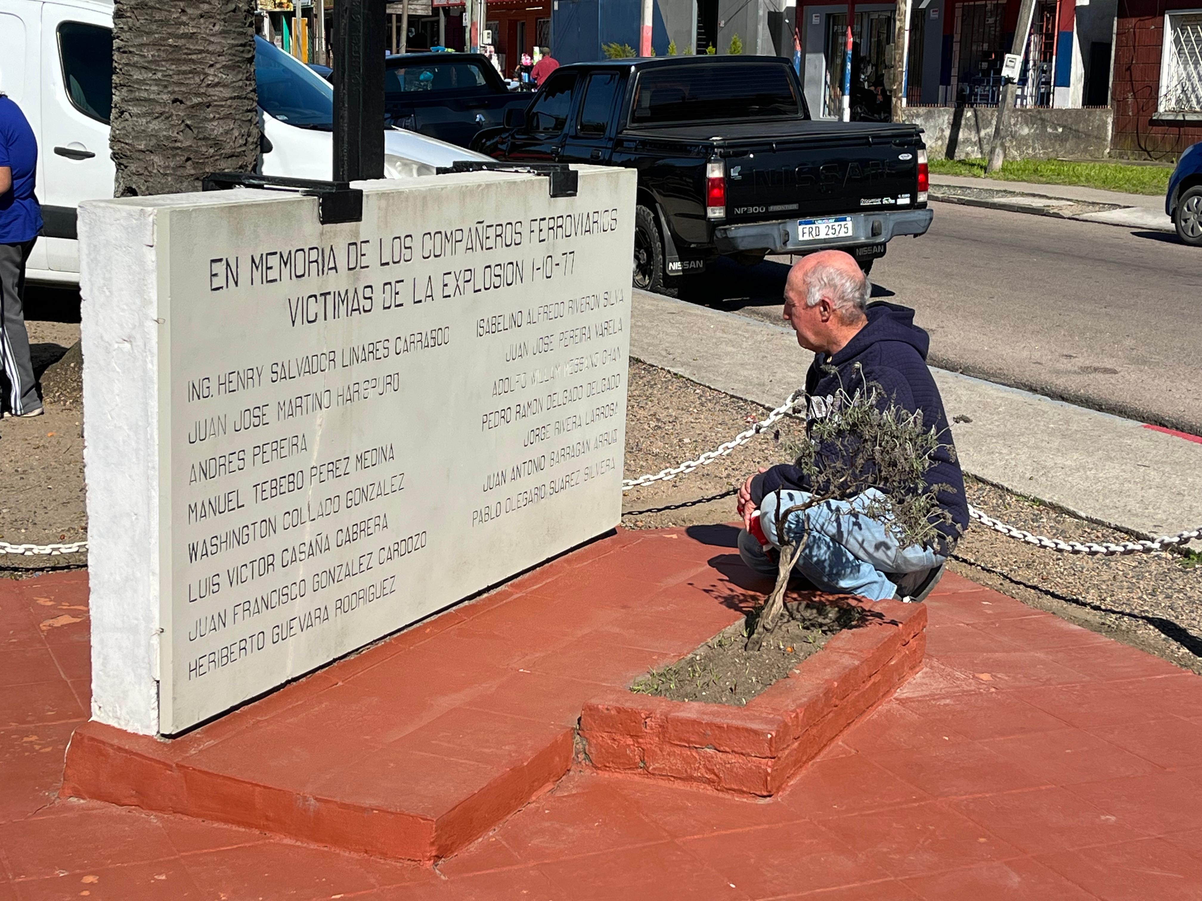 Acto en conmemoración de las víctimas de la explosión en la cantera de AFE de Joaquín Suárez en 1977.