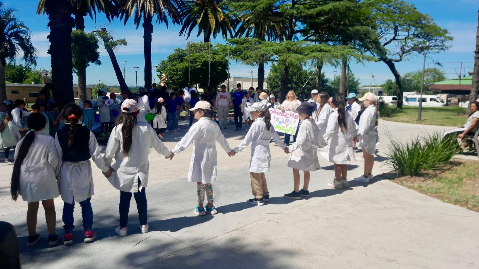 MARCHA POR LOS DERECHOS DE NIÑAS, NIÑOS Y ADOLESCENTES EN JOAQUÍN SUÁREZ.