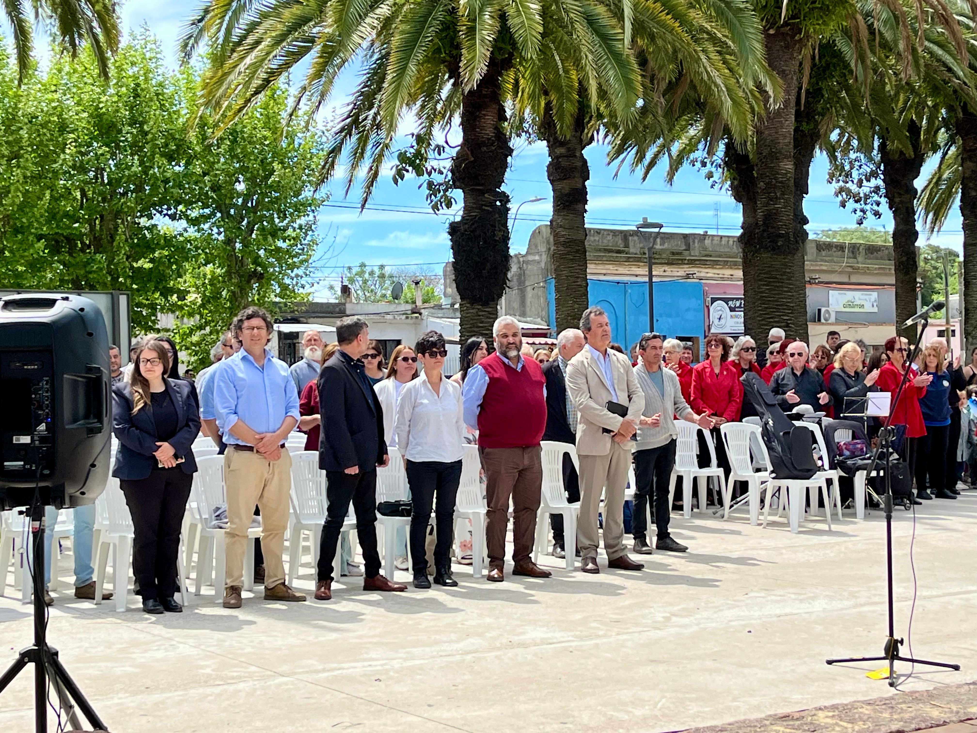 ACTO PROTOCOLAR EN EL ANIVERSARIO N°143 DE JOAQUIN SUAREZ.
