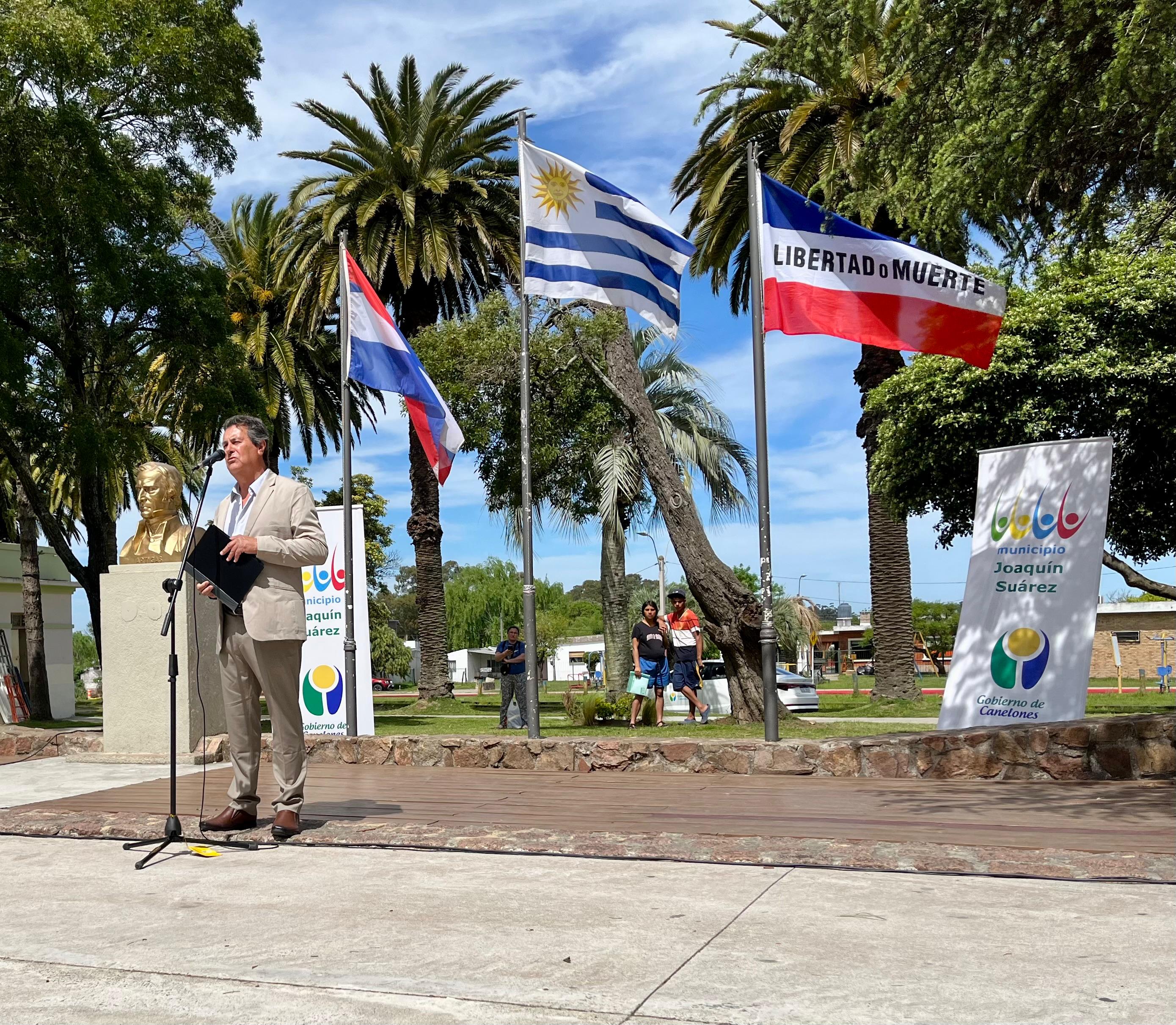 ACTO PROTOCOLAR EN EL ANIVERSARIO N°143 DE JOAQUIN SUAREZ.