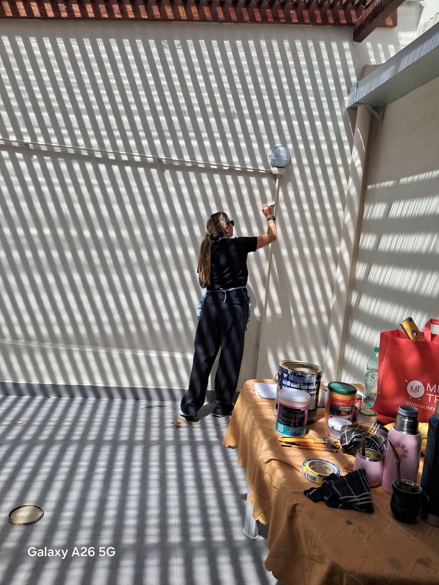 REALIZACIÓN DEL MURAL HOMENAJE A VIOLETA BLANCO.
