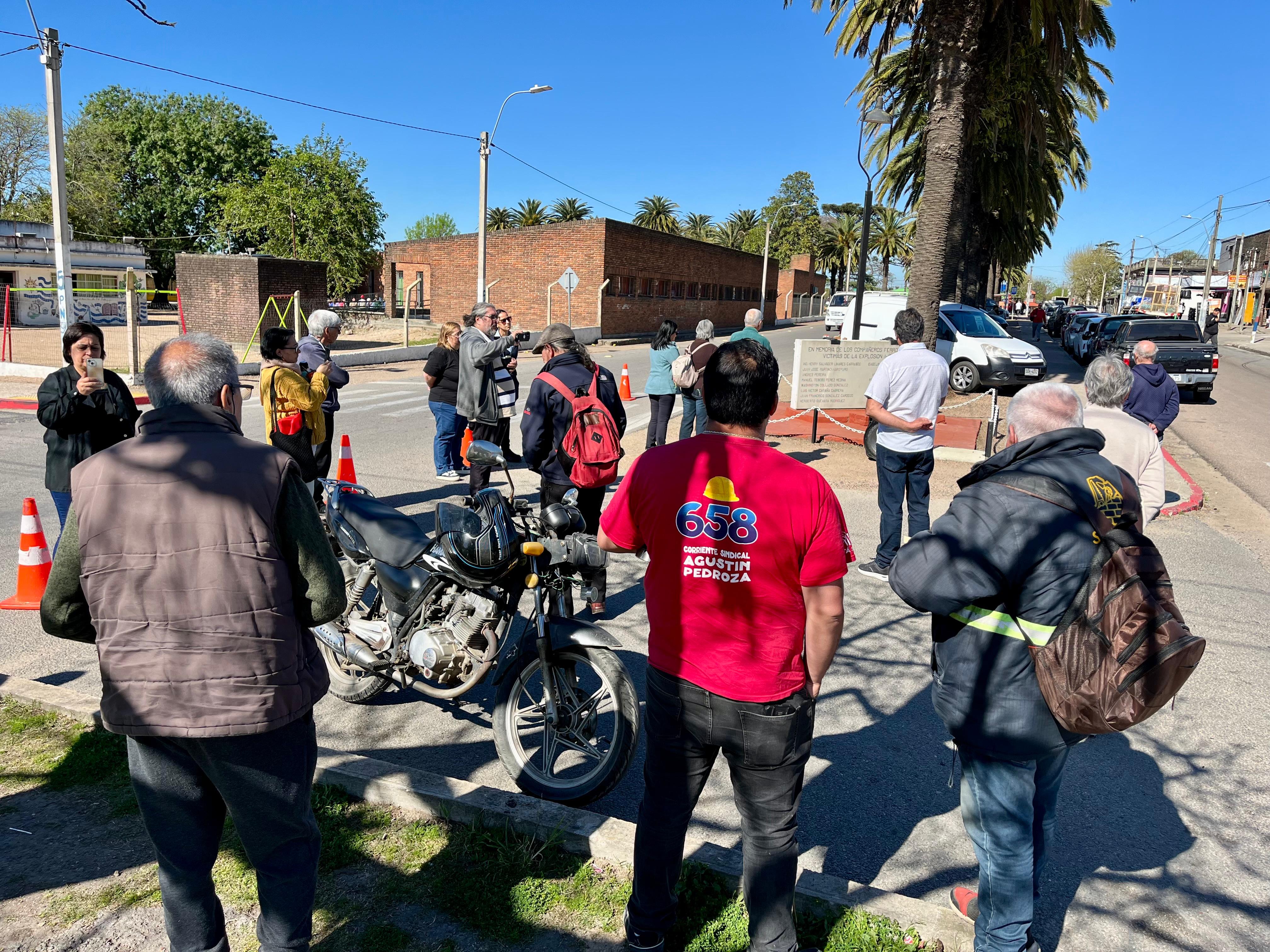 Acto en conmemoración de las víctimas de la explosión en la cantera de AFE de Joaquín Suárez en 1977.