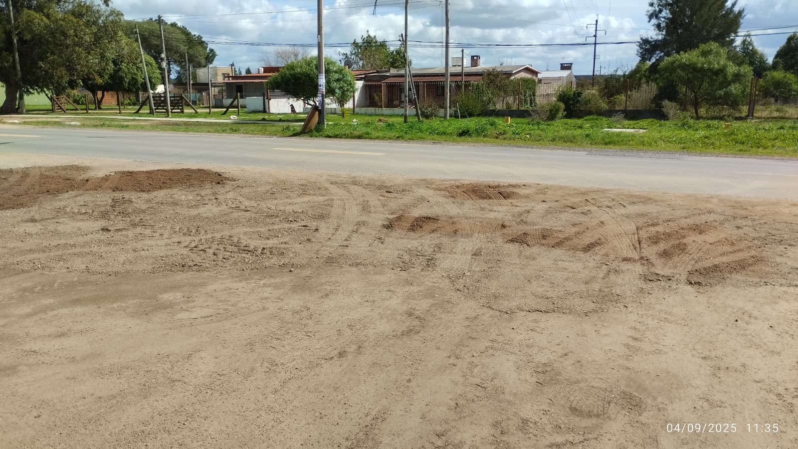 Beneficiarios del Programa “Uruguay Impulsa” en acción en nuestro Municipio.