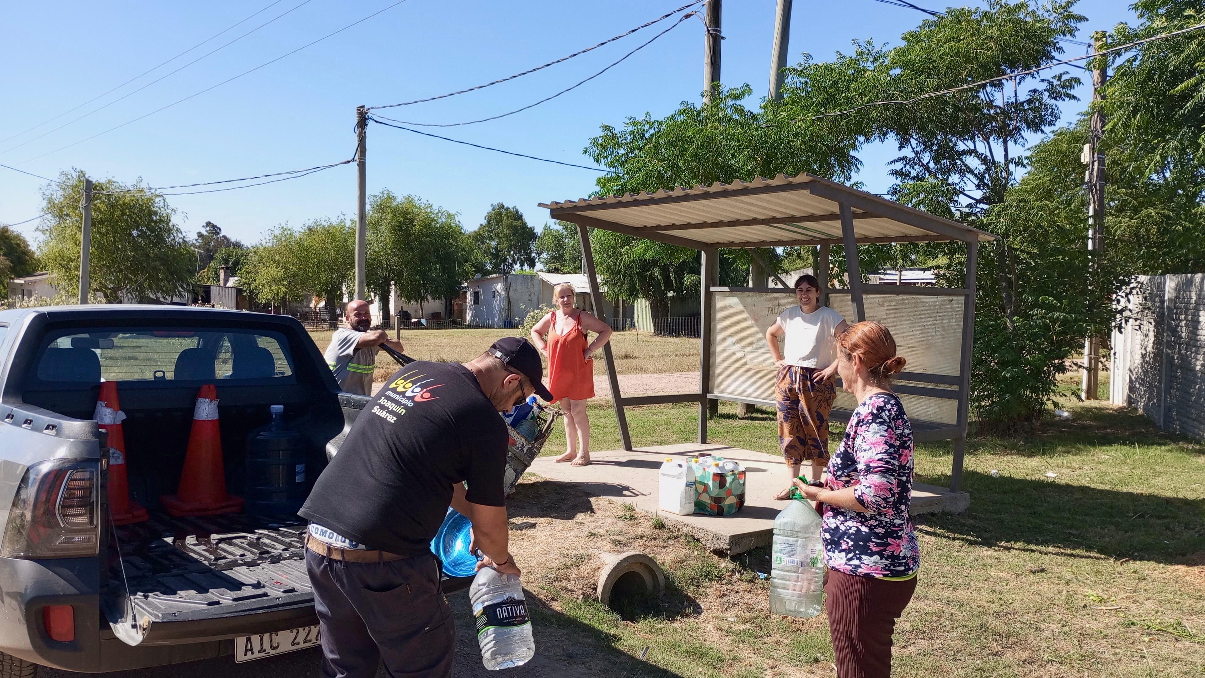 ASISTENCIA DE AGUA A VECINOS AFECTADOS POR OBRAS DE OSE. ASISTENCIA DE AGUA A VECINOS AFECTADOS POR OBRAS DE OSE.